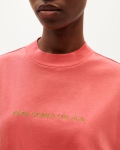 Heres comes the sun pink T-Shirt